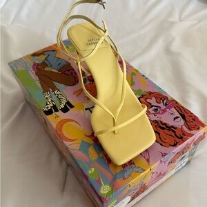 Jeffrey Campbell Yellow fluxx Heels